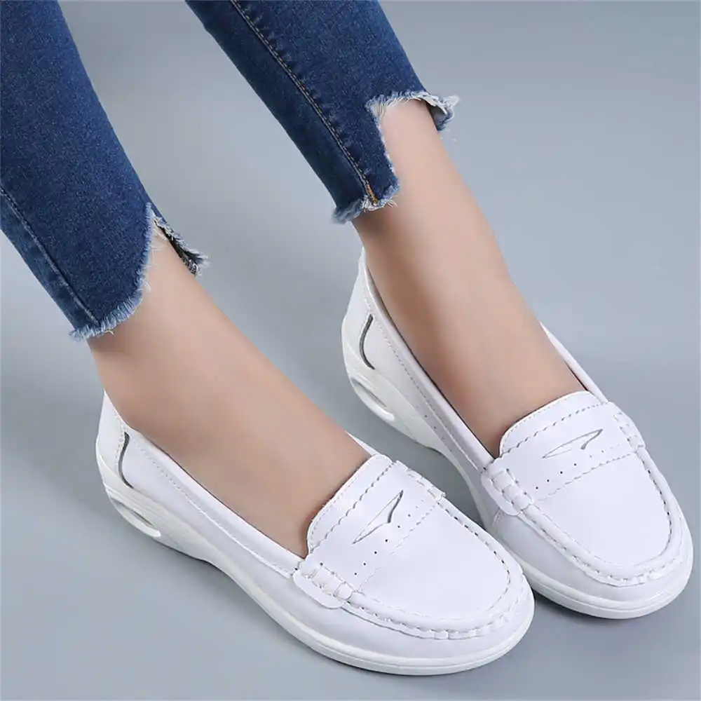Thick Sole Slipon White Traine - Second Hand Men'S Formal Wear reseña y precio