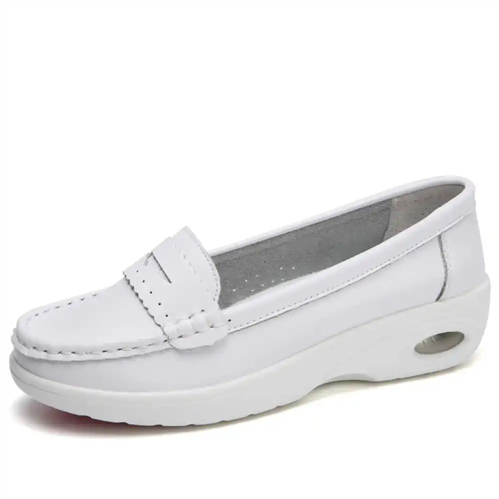 Thick Sole Slipon White Traine - Second Hand Men'S Formal Wear reseña y precio