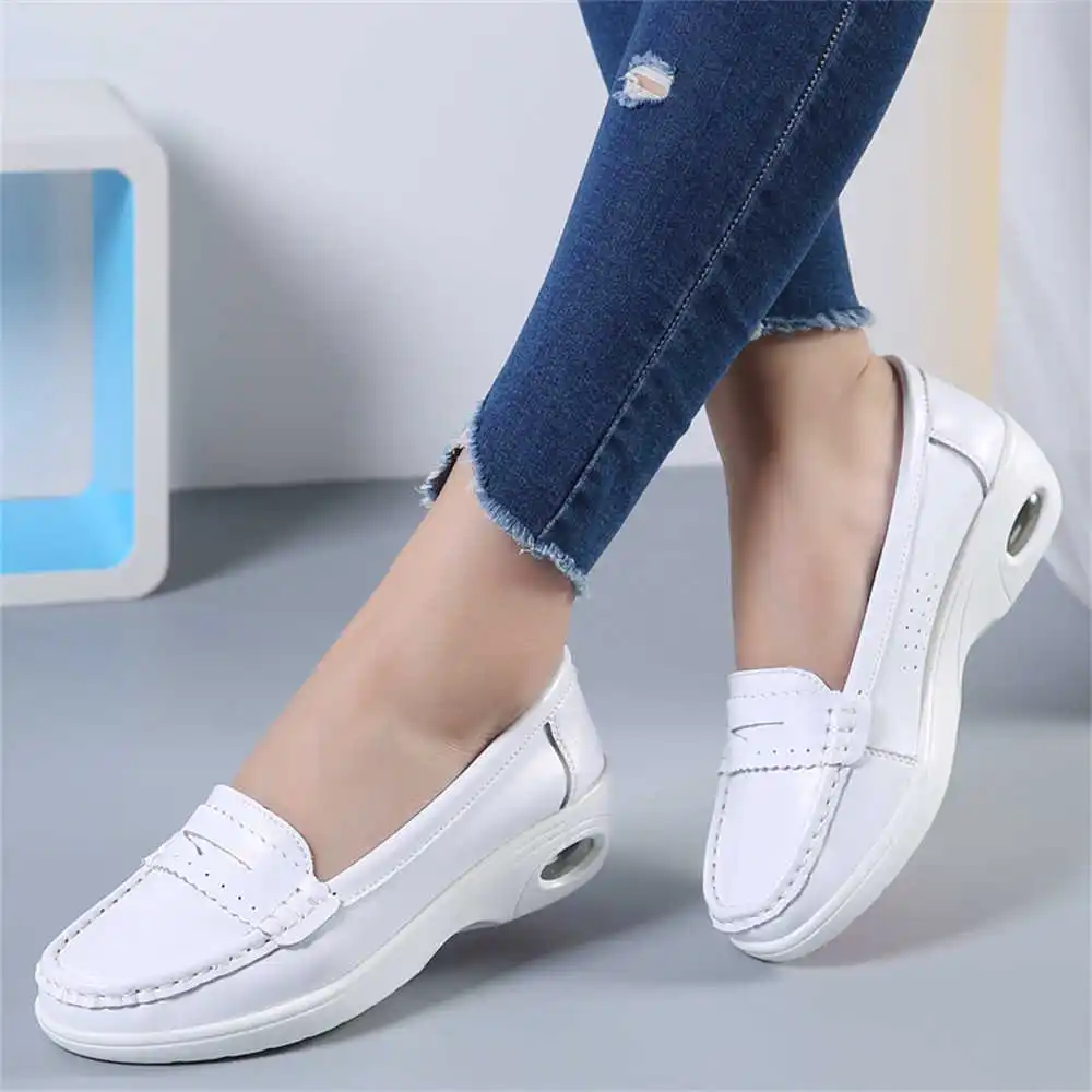 Thick Sole Slipon White Traine - Second Hand Men'S Formal Wear reseña y precio
