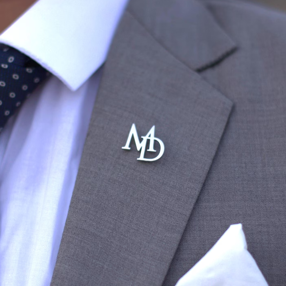 Custom Initials Brooch for Men - Tuxedo Lapel Pin reseña y precio
