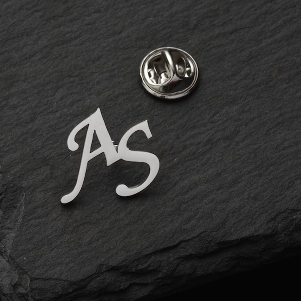 Custom Initials Brooch for Men - Tuxedo Lapel Pin reseña y precio
